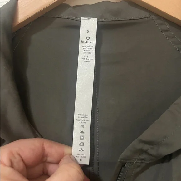 NWT Lululemon City Stroll Hoodie Grey Sage Size 8 - Picture 9 of 11